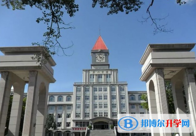 齐齐哈尔市第八中学校地址，乘车路线