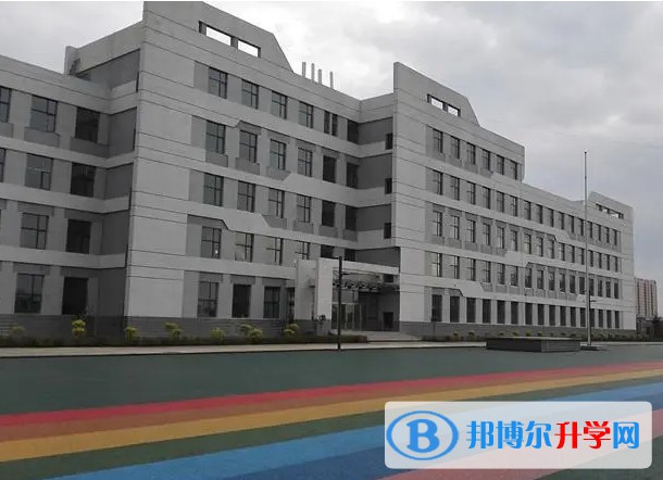 海伦市第二中学地址，乘车路线
