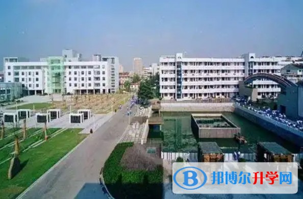 2025香城中学多少钱(学费明细)