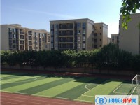 自贡市第二十二中学校地址，乘车路线