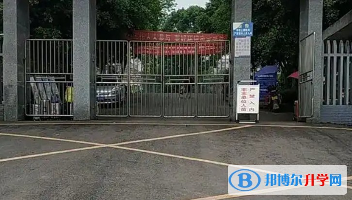 2025四川省富顺县赵化中学校多少钱(学费明细)