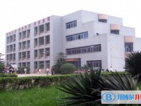 四川省富顺县城关中学地址，乘车路线