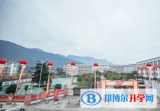 江油市太白中学地址，乘车路线