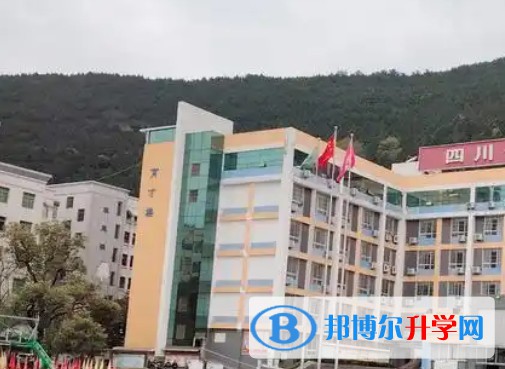 2025玉龙中学多少钱(学费明细)