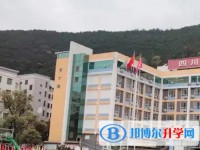 2025玉龙中学多少钱(学费明细)