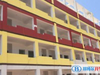 玉龙中学地址，乘车路线