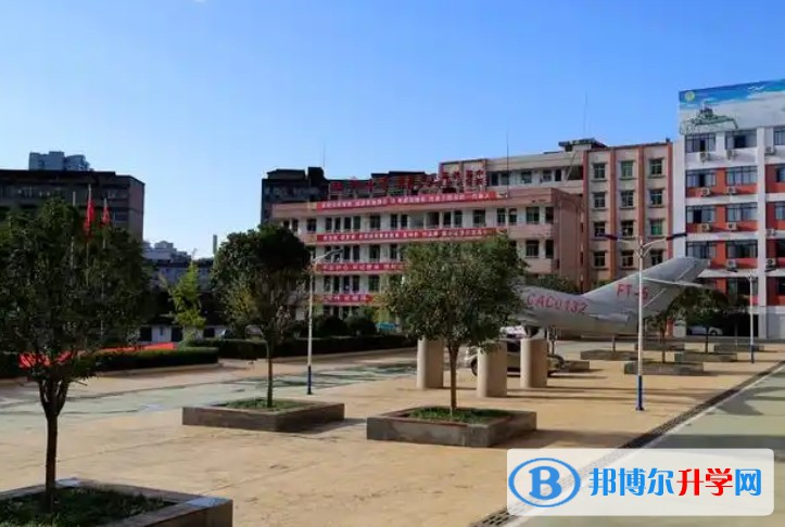 2025四川省苍溪县城郊中学多少钱(学费明细)